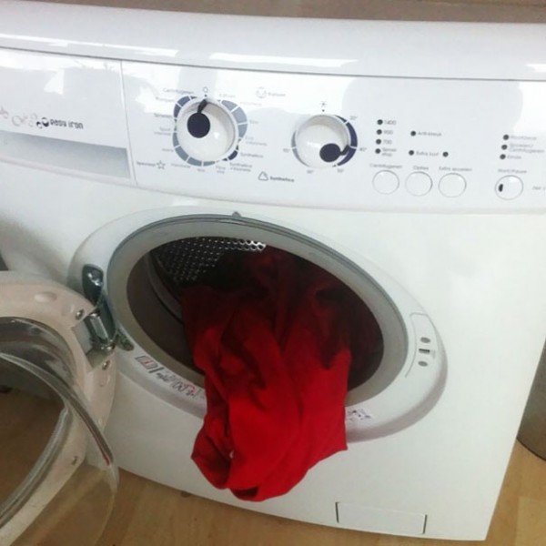 La machine à laver bourrée