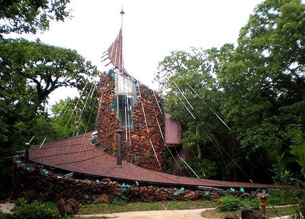 BAVINGER HOUSE (NORMAN, USA)