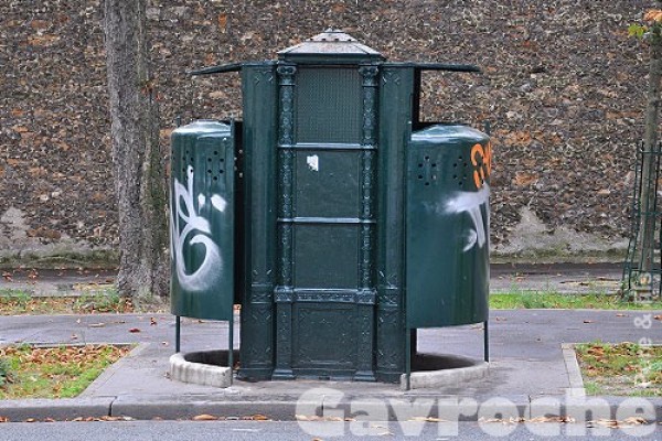 Dernière vespasienne à Paris