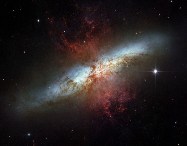 The magnificent starburst galaxy Messier 82