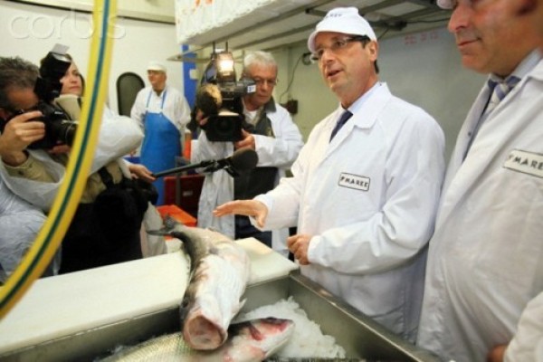 FRANÇOIS HOLLANDE fait la cuisine