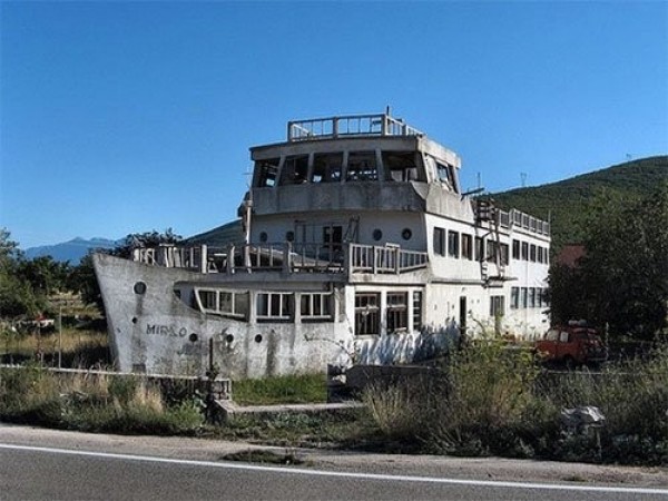 -La maison épave
