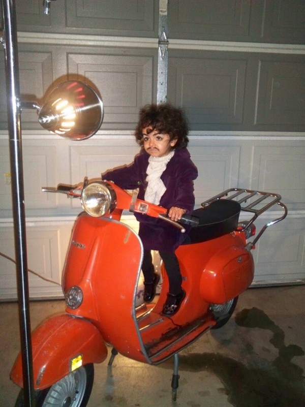 Prince sur un Scooter (pourquoi pas)