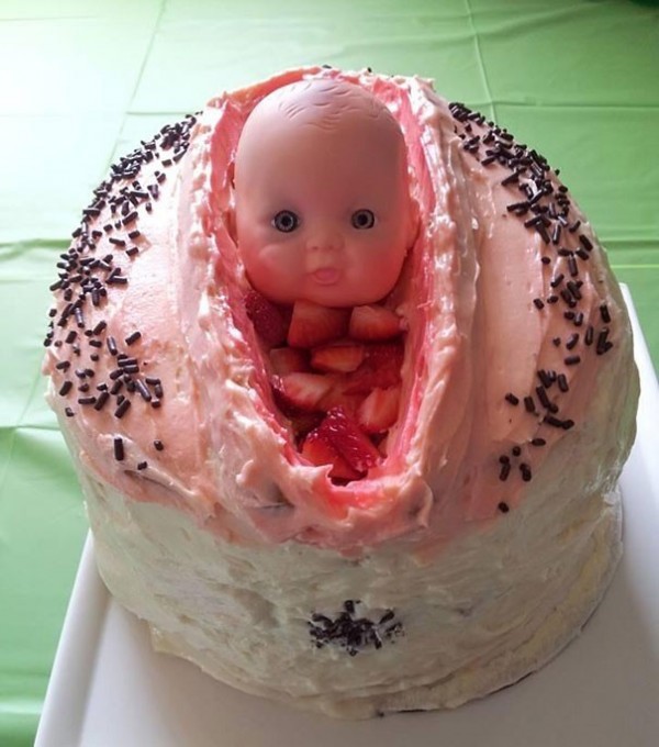 Cake de naissance à la fraise (très classe)